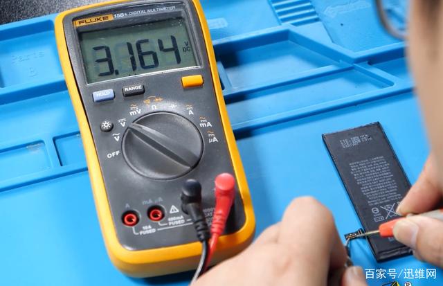 neueste Unternehmensnachrichten über Die lange ausgehungerte Batterie des Mobiltelefons wurde erfolgreich wiederbelebt.  4