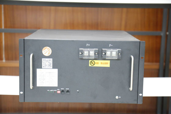 Intelligente Energiespeichersysteme für Versorgungsunternehmen ESS 400 V für eine optimale Energieverwertung